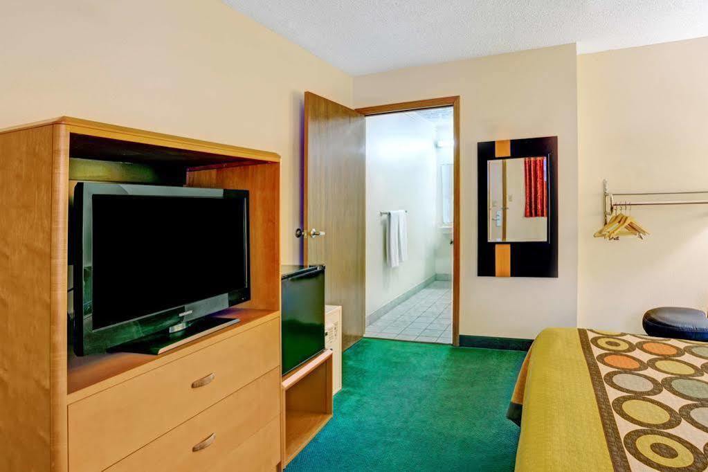 Westspring Inn - Westlake Cleveland Eksteriør billede